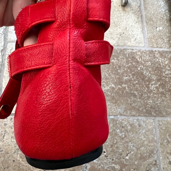 Thomas Wylde red leather sandals with skulls - Picture 4 of 6